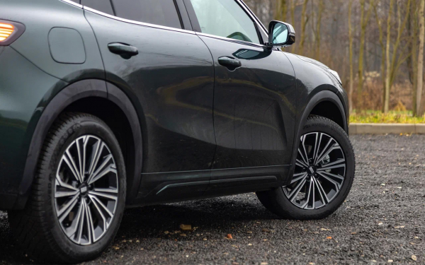 Берегите бензин. Тест первого гибридного кроссовера Geely EX5 EM-i
Берегите бензин. Тест первого гибридного кроссовера Geely EX5 EM-i