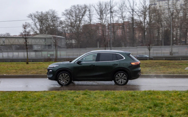 Берегите бензин. Тест первого гибридного кроссовера Geely EX5 EM-i
Берегите бензин. Тест первого гибридного кроссовера Geely EX5 EM-i
