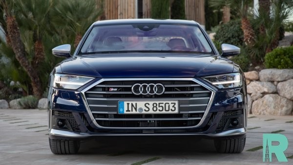 Представлена обновленная версия седана Audi S8 Представлена обновленная версия седана Audi S8