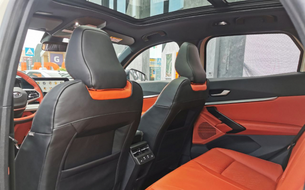 
            Вот так выглядит салон Lada Azimut. Есть любопытные особенности
        