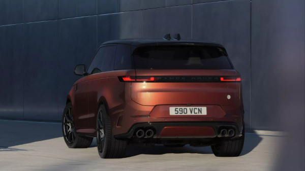 Range Rover Sport SV обрел облегченную спецверсию Range Rover Sport SV обрел облегченную спецверсию