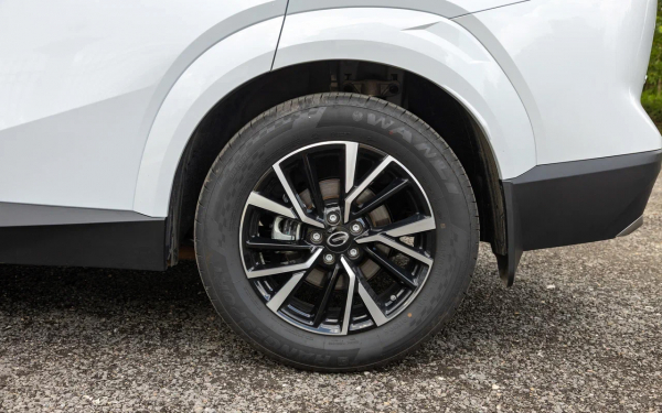 Lexus на минималках? Мы испытали новый китайский кроссовер GAC GS4
Lexus на минималках? Мы испытали новый китайский кроссовер GAC GS4