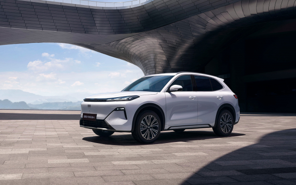 Geely готовит новый кроссовер для России. Мы узнали первые подробности
Geely готовит новый кроссовер для России. Мы узнали первые подробности