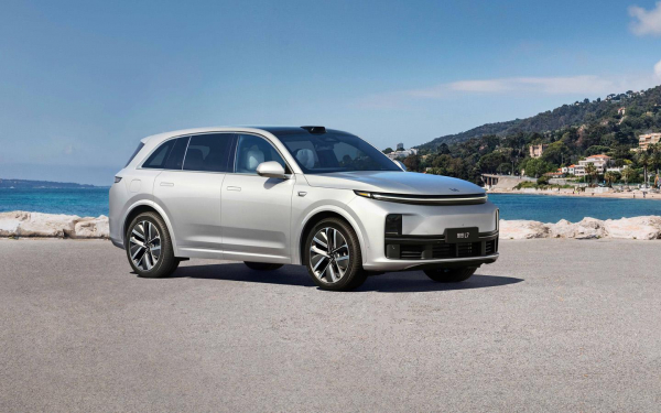В России откроется первый официальный дилер Li Auto. Мы узнали когда
В России откроется первый официальный дилер Li Auto. Мы узнали когда