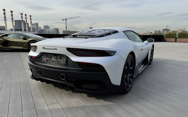 Мечтать не вредно. Как мы обгоняли ветер за рулем Maserati MC20
Мечтать не вредно. Как мы обгоняли ветер за рулем Maserati MC20