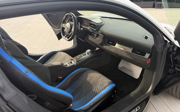 Мечтать не вредно. Как мы обгоняли ветер за рулем Maserati MC20
Мечтать не вредно. Как мы обгоняли ветер за рулем Maserati MC20