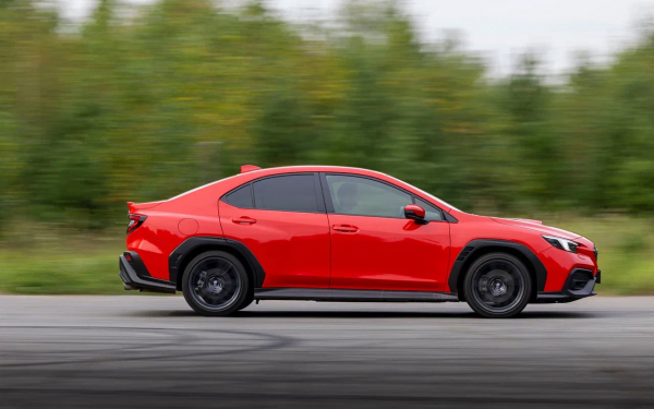 Осколок битого стекла. Холодный драйв-тест «горячего» Subaru WRX
Осколок битого стекла. Холодный драйв-тест «горячего» Subaru WRX