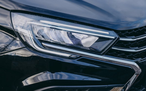 
            Поклонникам фитоняшек посвящается. Тест-драйв Lada Vesta Sportline
        