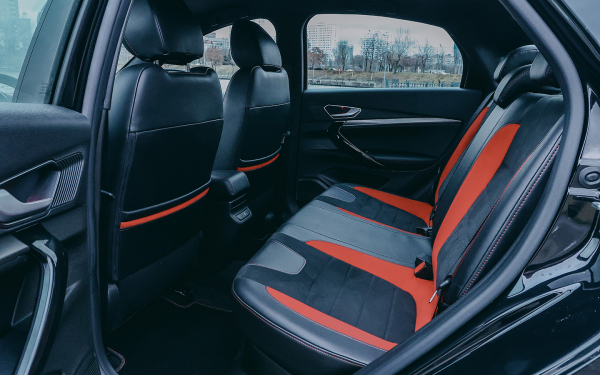 
            Поклонникам фитоняшек посвящается. Тест-драйв Lada Vesta Sportline
        