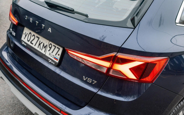 
            Одинаково разные. Мы сравнили Geely Okavango и Jetta VS7
        