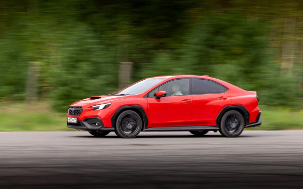 Осколок битого стекла. Холодный драйв-тест «горячего» Subaru WRX
Осколок битого стекла. Холодный драйв-тест «горячего» Subaru WRX