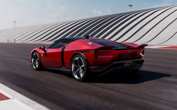 Ferrari показал самый мощный серийный суперкар 849 Testarossa
Ferrari показал самый мощный серийный суперкар 849 Testarossa