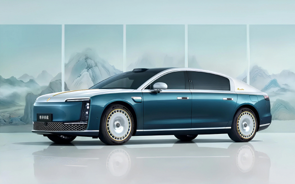 
            Самый дорогой &laquo;китаец&raquo; в истории: в России представлен Hongqi Guoya
        