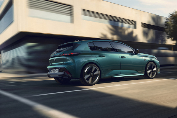 Peugeot представил новые универсал и хэтчбек 308. Четыре главных факта
Peugeot представил новые универсал и хэтчбек 308. Четыре главных факта