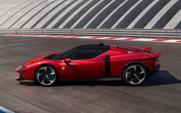 Ferrari показал самый мощный серийный суперкар 849 Testarossa
Ferrari показал самый мощный серийный суперкар 849 Testarossa