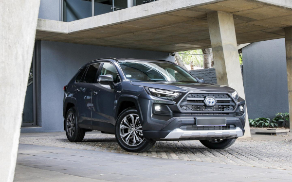 Мы нашли замену Camry и RAV4. Эти модели Toyota не подорожают с 1 декабря
Мы нашли замену Camry и RAV4. Эти модели Toyota не подорожают с 1 декабря