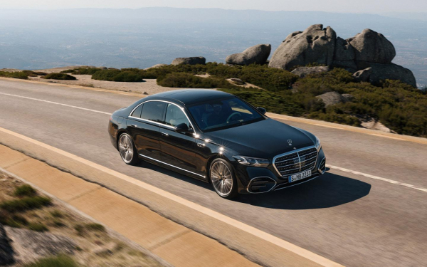 
            Mercedes-Benz представил обновленный S-Class. Главные изменения
        