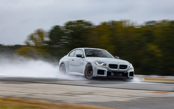 Она не боится быть неудобной. Первый тест-драйв новой BMW M2 CS
Она не боится быть неудобной. Первый тест-драйв новой BMW M2 CS