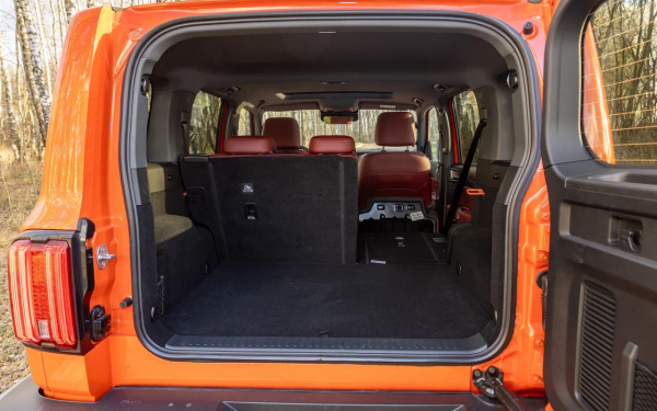 Считаем обновки. Мы покатались на Tank 300 после рестайлинга
Считаем обновки. Мы покатались на Tank 300 после рестайлинга