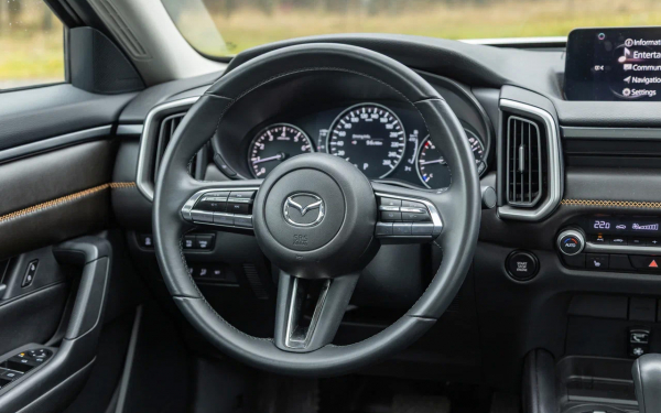 
            Спасибо за олдскул. Первый тест Mazda CX-50&nbsp;&mdash; японского кроссовера из КНР
        