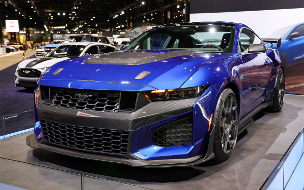 Розетка против V8. Самые яркие премьеры автосалона в Чикаго — 2026
Розетка против V8. Самые яркие премьеры автосалона в Чикаго — 2026